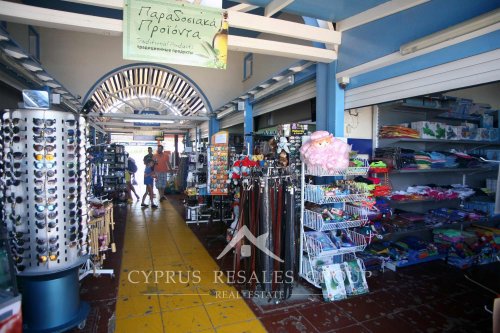 Сувенирный магазин в гавани Лачи, Полис, Кипр.